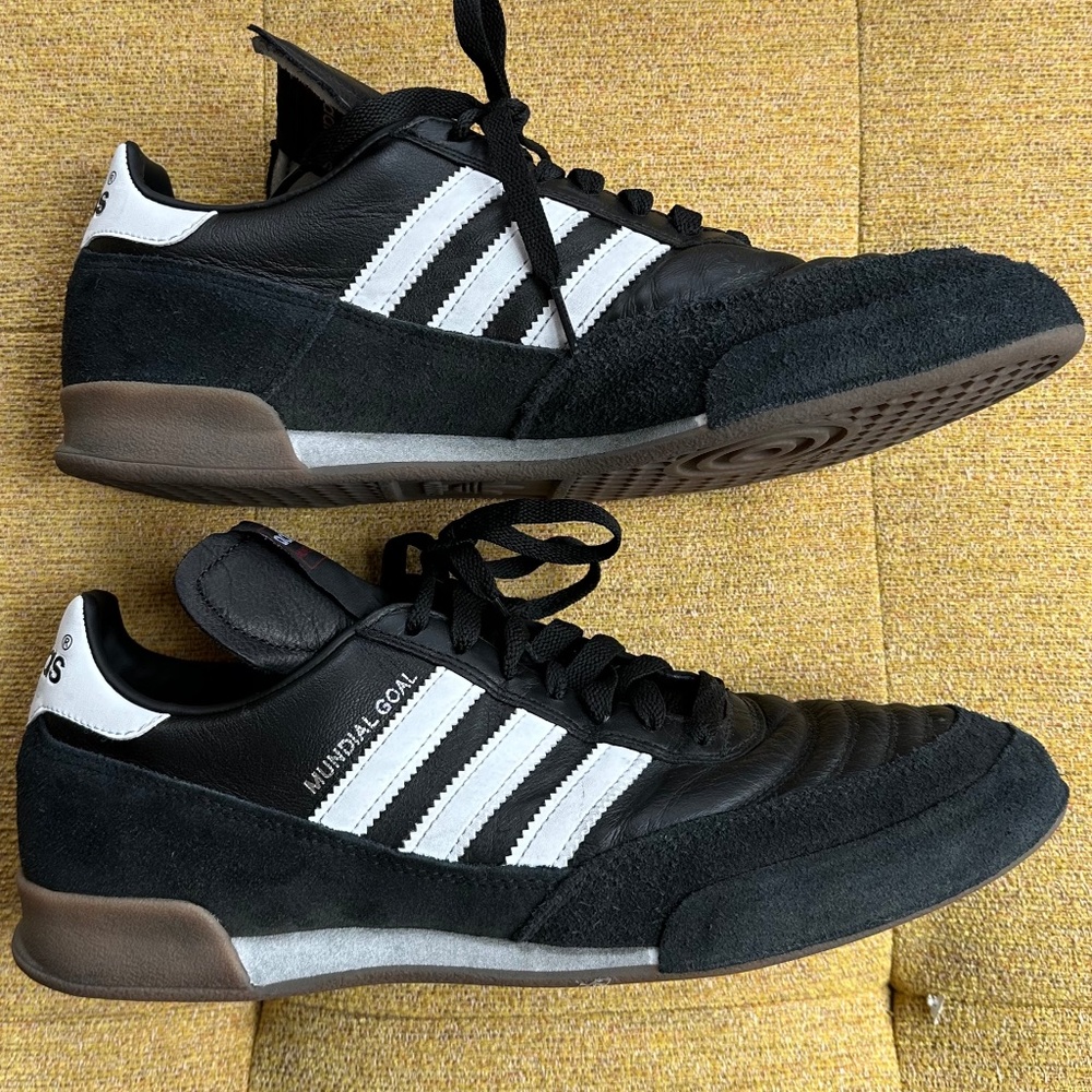 Adidas Mundial Goal Men's indoor soccer shoes Size 10